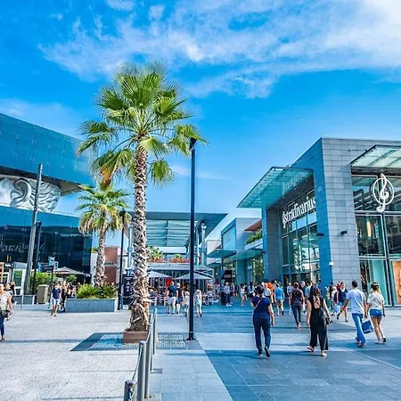 La petite Luciole entre mer et montagne. Cagnes-sur-Mer Extérieur photo