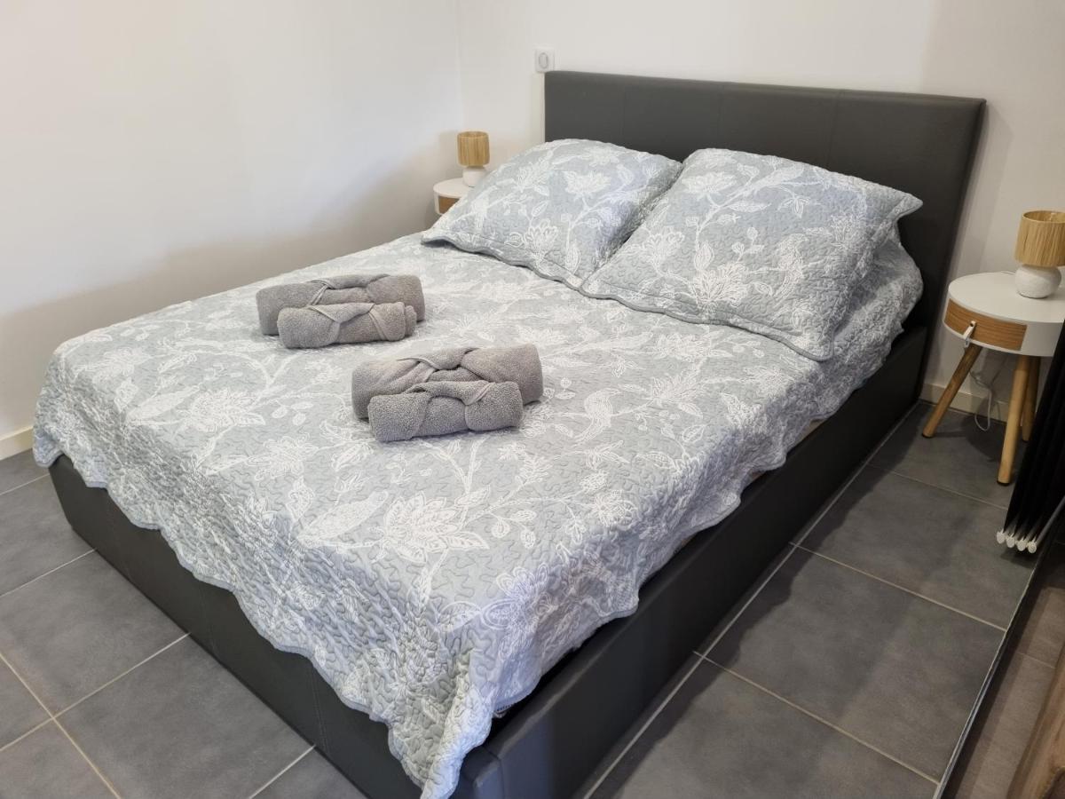 La Petite Luciole Entre Et Montagne. Apartamento